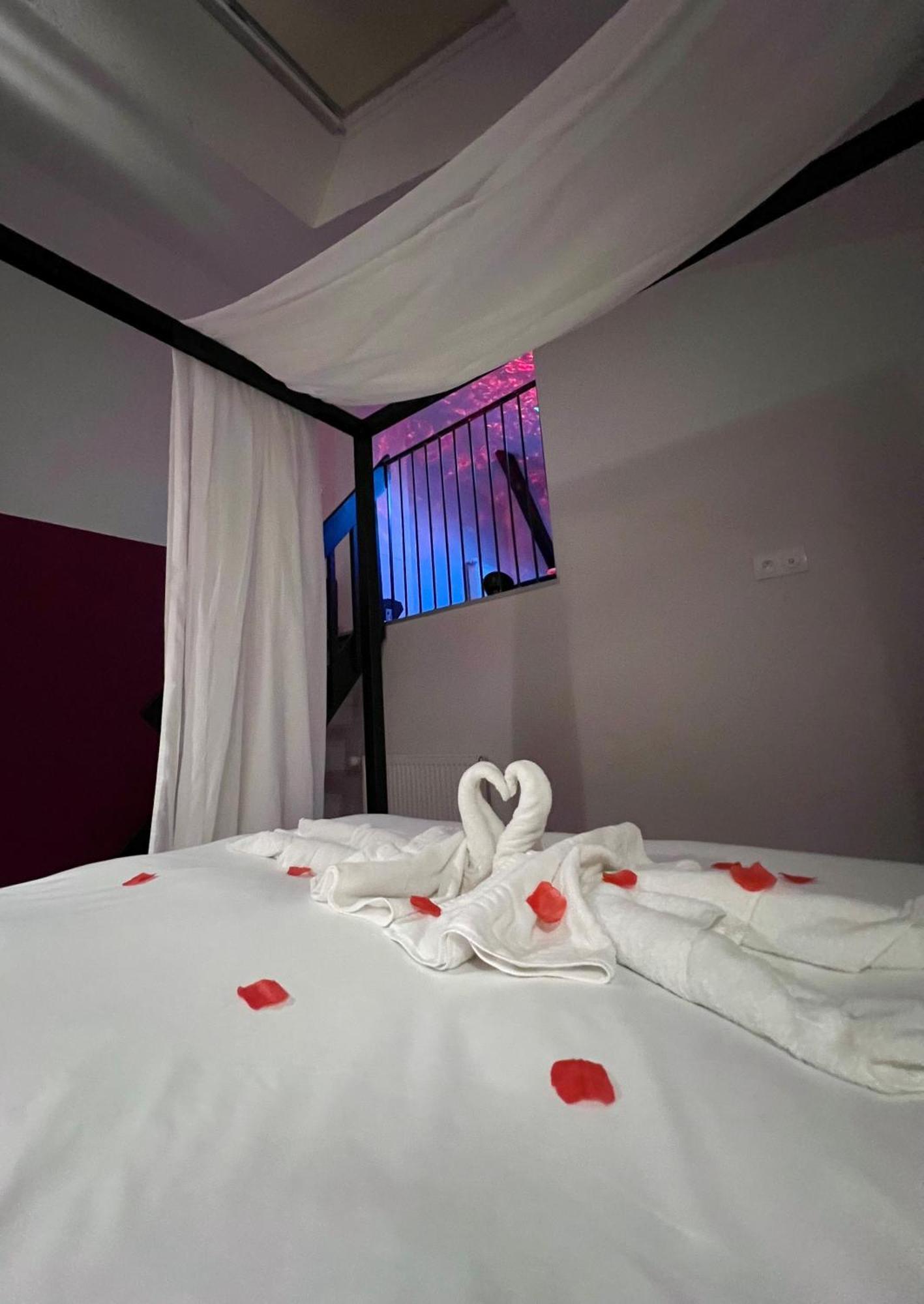 50 Nuances D'Amour - Jacuzzi / Massage / Cinema Moirans Exterior photo